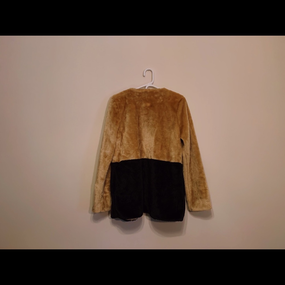 XXI beige and black Faux Fur Coat in medium - Picture 5 of 6